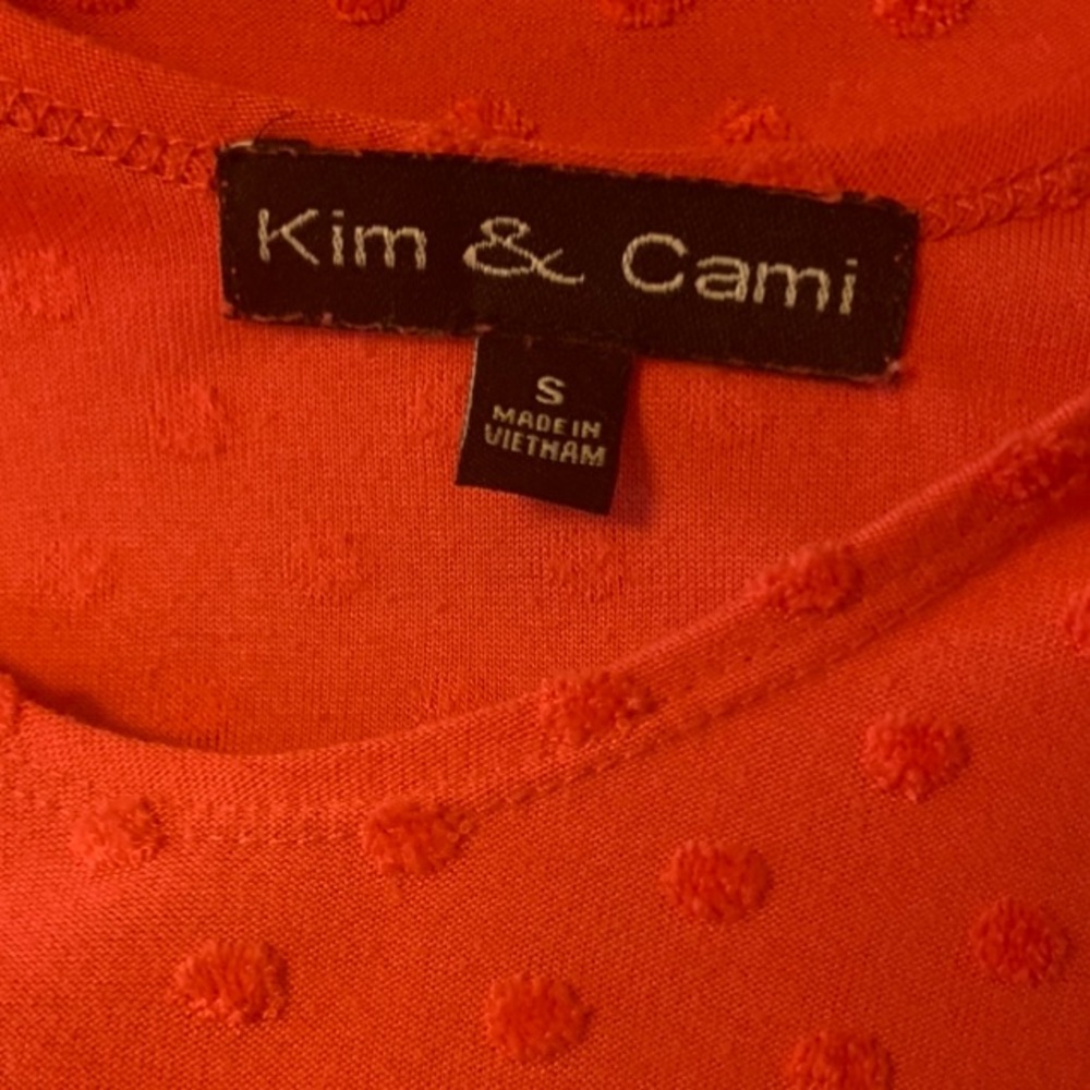 KIM AND CAMI Swiss Dot Top Bat Wing Sleeves Size SMALL - Picture 11 of 13